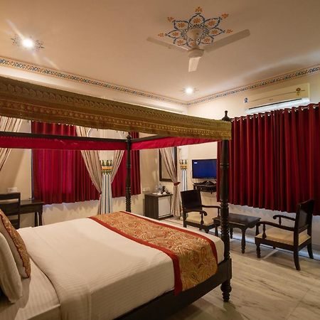 Hotel Royal Pratap Niwas Ουνταϊπούρ Εξωτερικό φωτογραφία