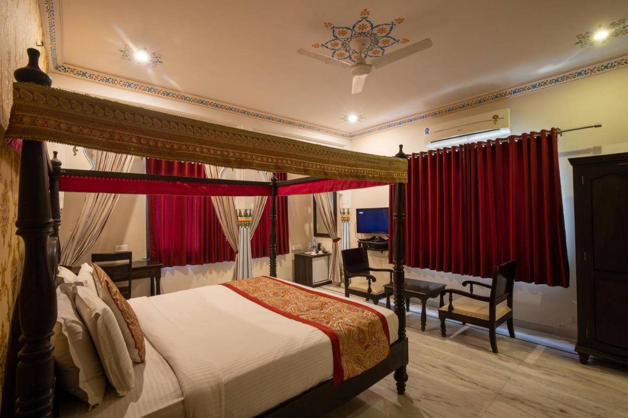 Hotel Royal Pratap Niwas Ουνταϊπούρ Εξωτερικό φωτογραφία