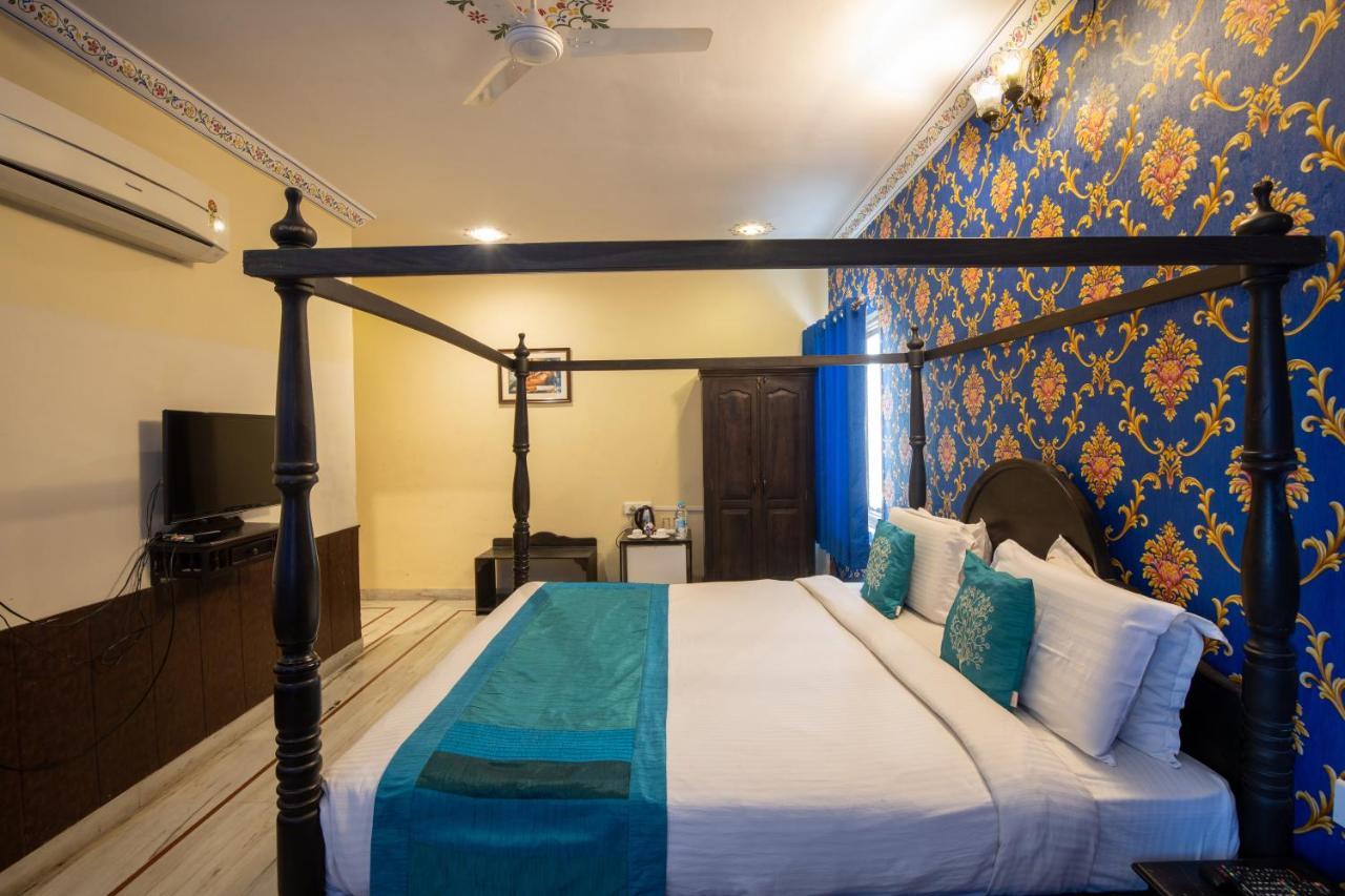 Hotel Royal Pratap Niwas Ουνταϊπούρ Εξωτερικό φωτογραφία