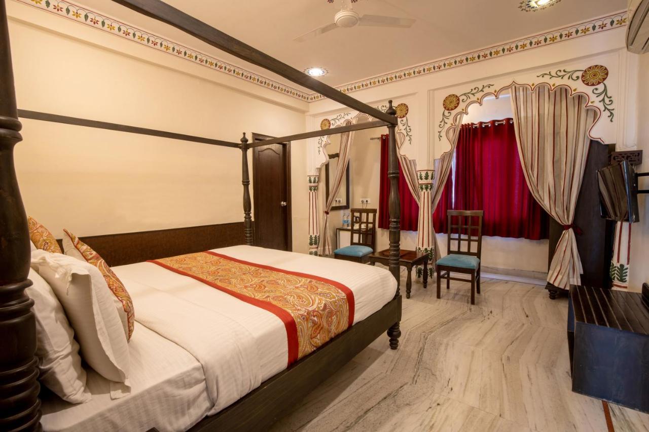Hotel Royal Pratap Niwas Ουνταϊπούρ Εξωτερικό φωτογραφία