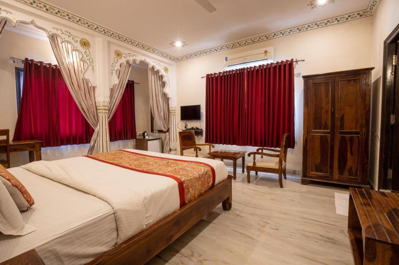 Hotel Royal Pratap Niwas Ουνταϊπούρ Εξωτερικό φωτογραφία