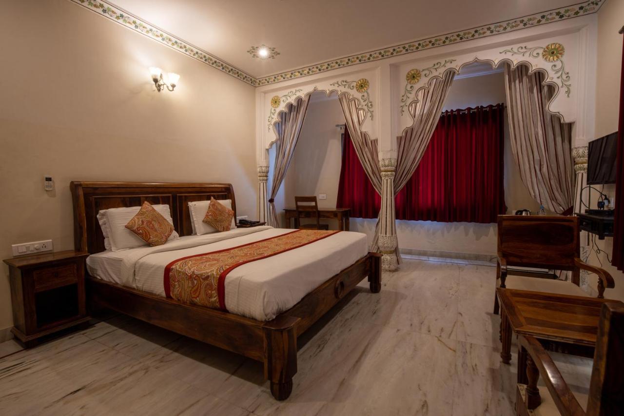 Hotel Royal Pratap Niwas Ουνταϊπούρ Εξωτερικό φωτογραφία