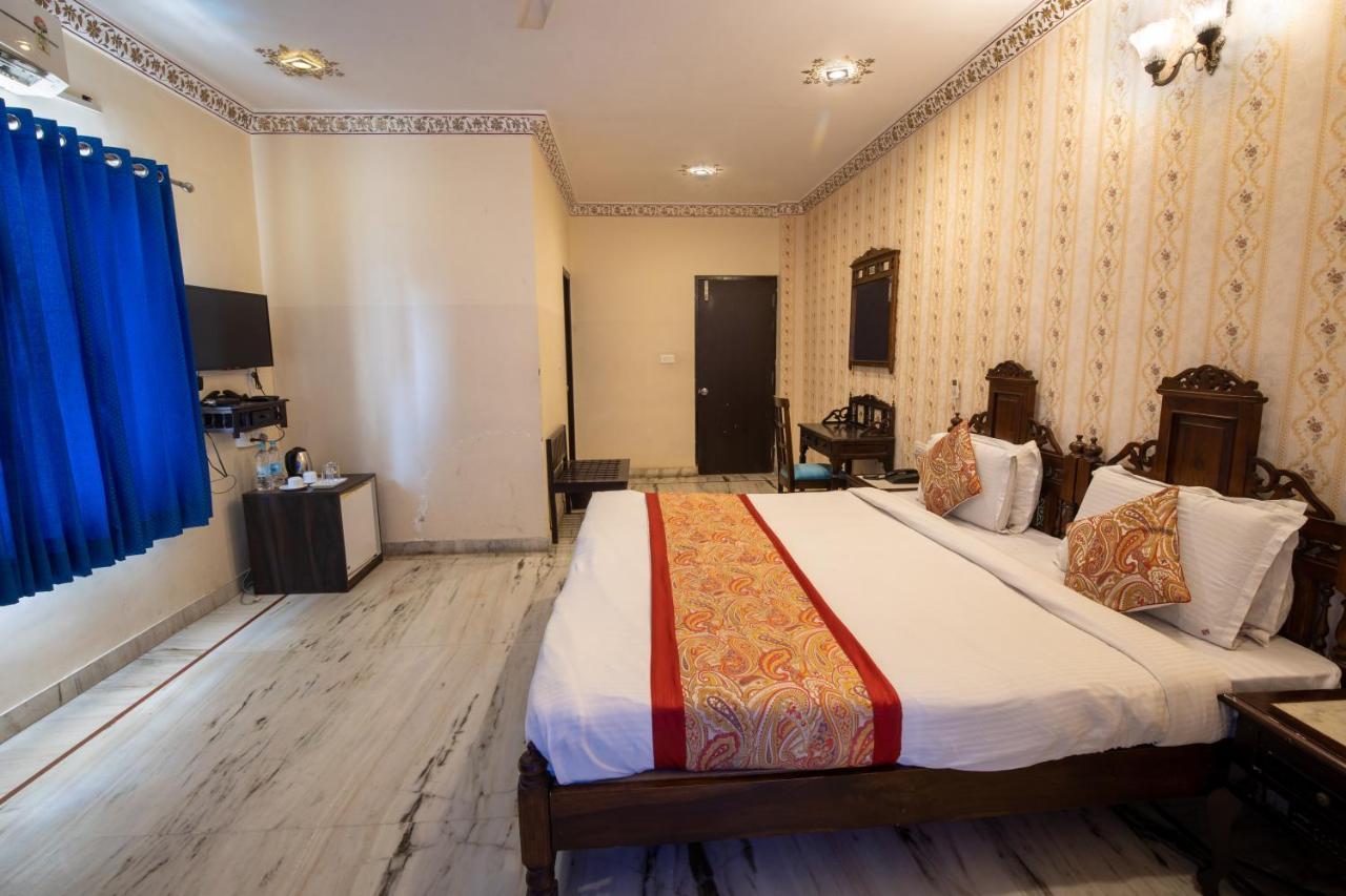 Hotel Royal Pratap Niwas Ουνταϊπούρ Εξωτερικό φωτογραφία