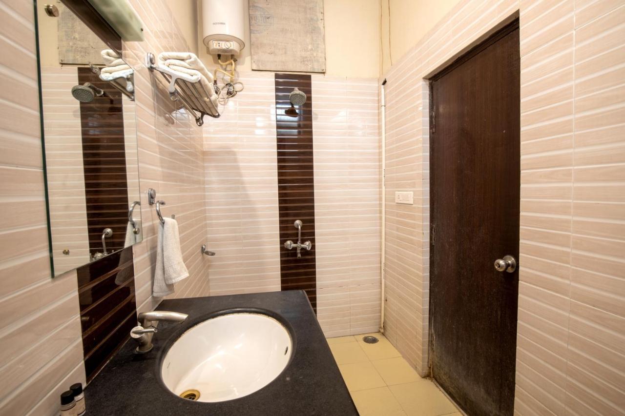 Hotel Royal Pratap Niwas Ουνταϊπούρ Εξωτερικό φωτογραφία