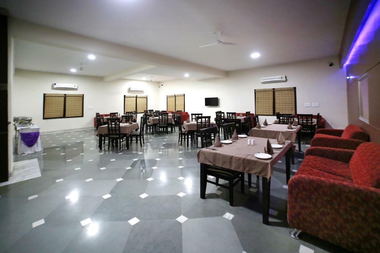 Hotel Royal Pratap Niwas Ουνταϊπούρ Εξωτερικό φωτογραφία