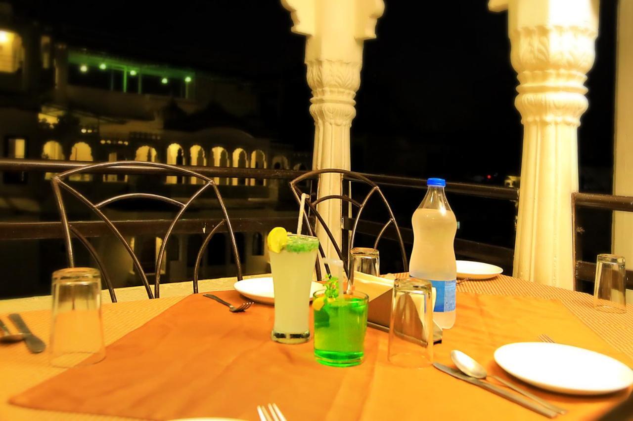 Hotel Royal Pratap Niwas Ουνταϊπούρ Εξωτερικό φωτογραφία