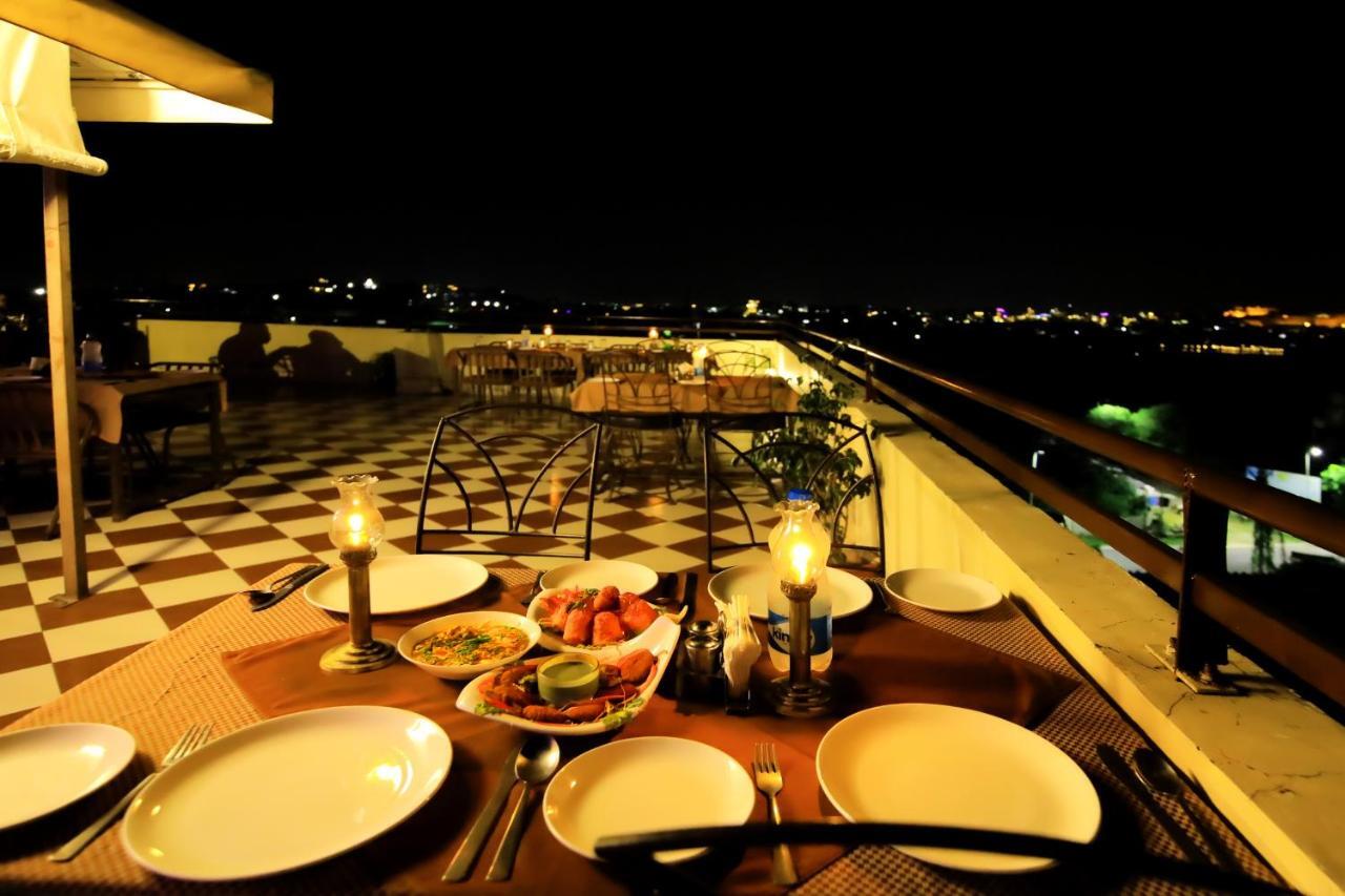 Hotel Royal Pratap Niwas Ουνταϊπούρ Εξωτερικό φωτογραφία