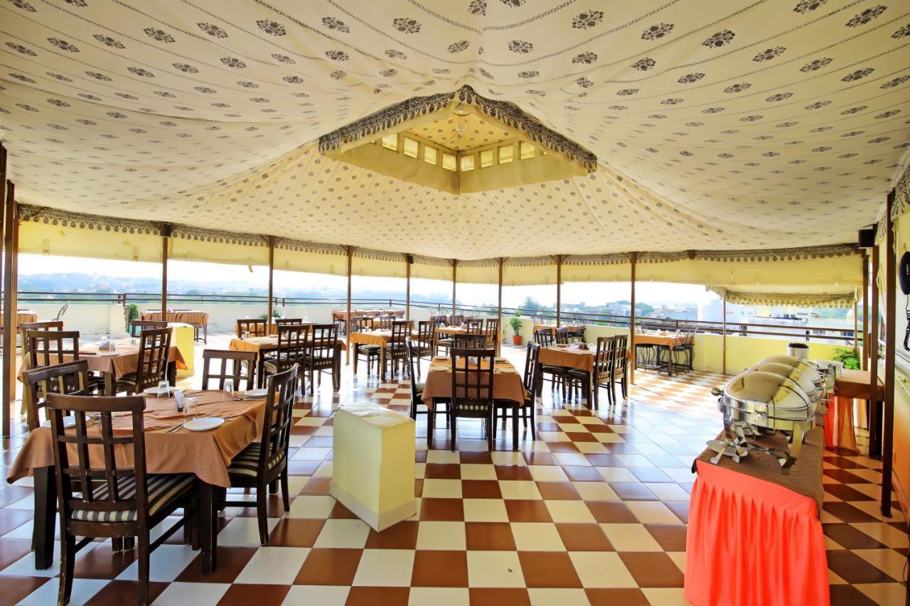Hotel Royal Pratap Niwas Ουνταϊπούρ Εξωτερικό φωτογραφία